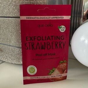 3/$15 Que Bella Exfoliating Strawberry Peel Off Mask with Hyaluronic Acid